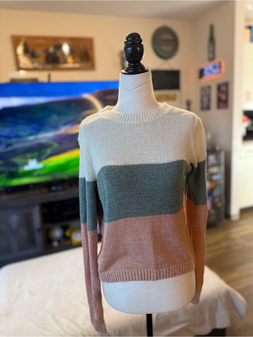 Colorblock Crewneck Sweater in Cream, Olive & Dusty Rose